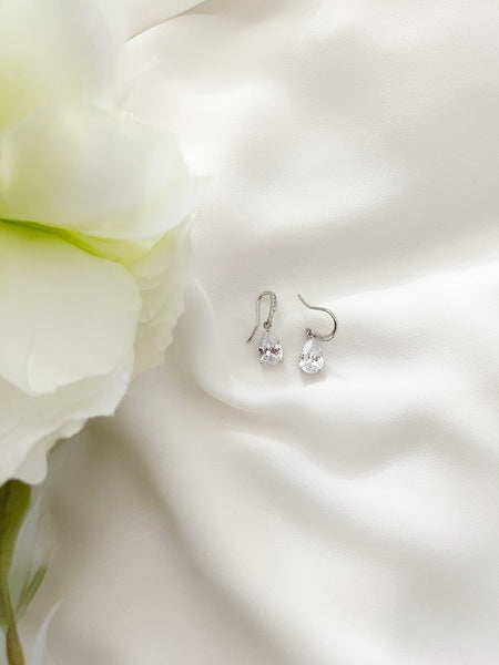 8040JE - Haven Oval Drop Earrings